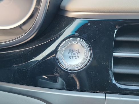 Certified 2025 Genesis G70 2.5T image 14