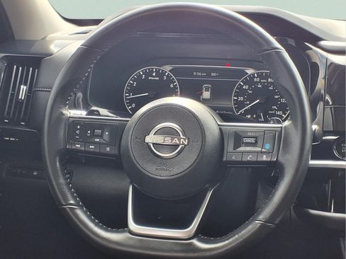 Used 2025 Nissan Pathfinder SV AWD/4WD image 11