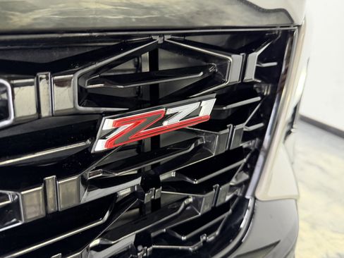 Used 2026 Chevrolet Traverse Z71 image 9