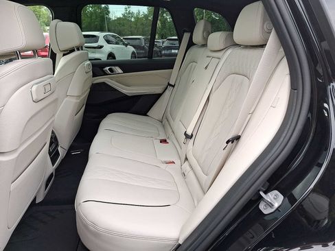 Used 2025 BMW X5 xDrive40i w/ M Sport Package AWD/4WD image 8