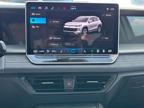 Used 2026 Volkswagen Tiguan SE FWD image 16