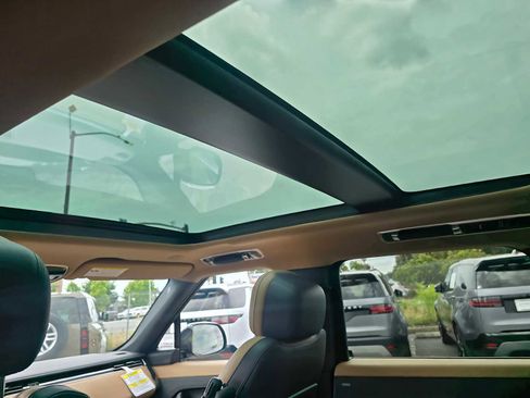 New 2026 Land Rover Range Rover Sport Dynamic SE AWD/4WD image 19
