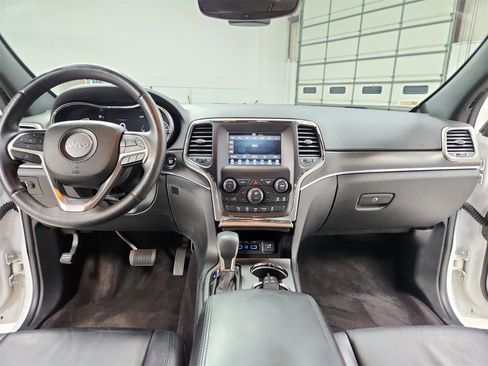 Used 2018 Jeep Grand Cherokee Limited image 26