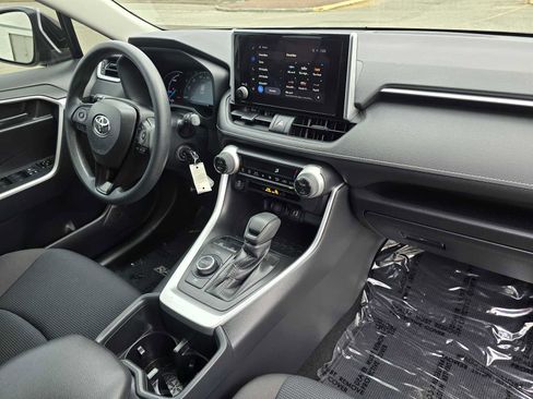 Used 2025 Toyota RAV4 LE image 10