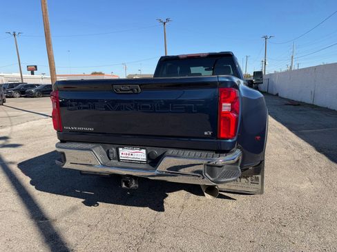 Used 2022 Chevrolet Silverado 3500 LT w/ Convenience Package image 6