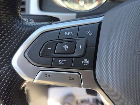 Used 2021 Volkswagen Atlas SE w/ Panoramic Sunroof Package FWD image 25