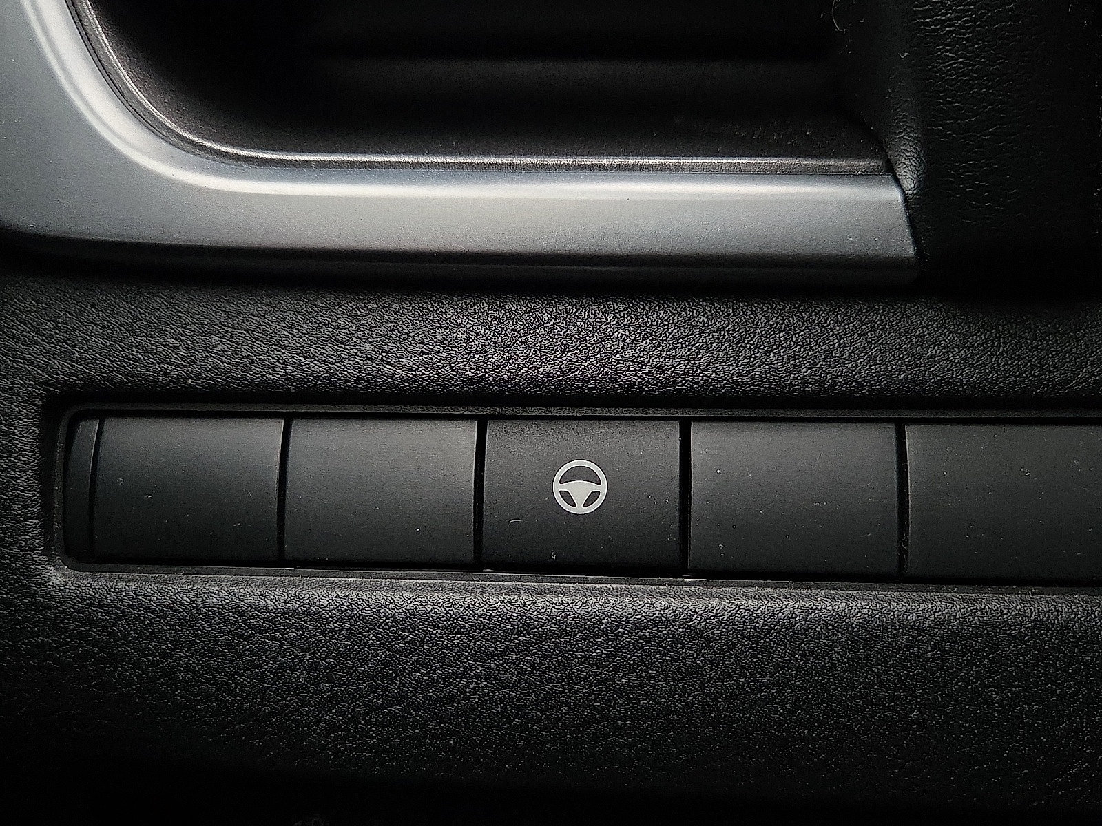 Used 2023 Nissan Rogue SV FWD image 21