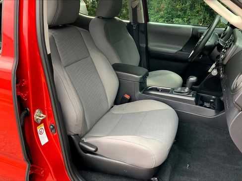 Certified 2020 Toyota Tacoma SR image 8