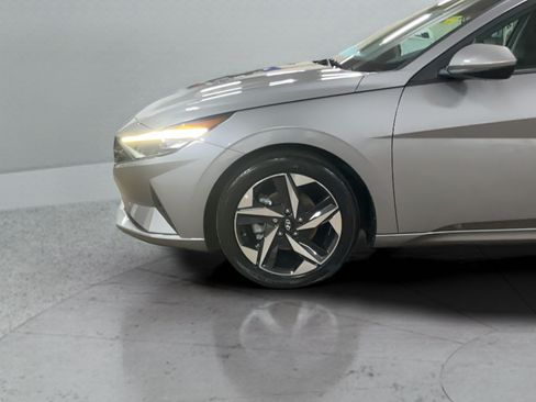 Used 2023 Hyundai Elantra SEL w/ Convenience Package FWD image 31