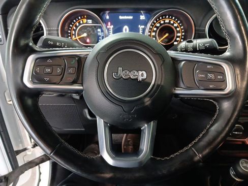 Used 2019 Jeep Wrangler Unlimited Sahara w/ Quick Order Package 24M Moab AWD/4WD image 27