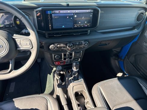 Used 2024 Jeep Wrangler Unlimited Rubicon 4xe image 10