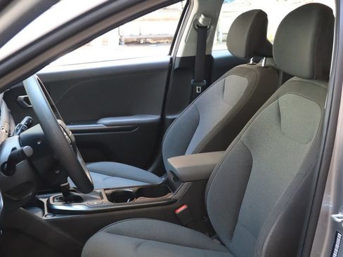 Used 2025 Kia K4 FWD image 18