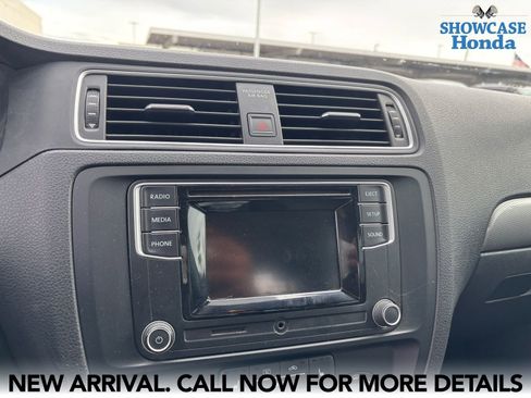 Used 2017 Volkswagen Jetta S w/ Jetta S Cold Weather Package image 9