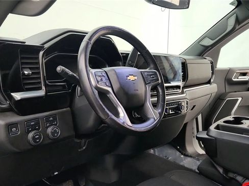 Used 2022 Chevrolet Silverado 1500 LT image 22