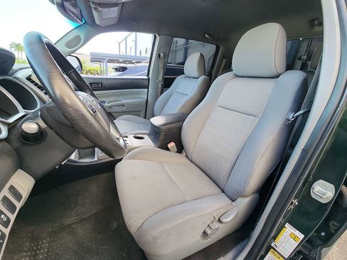 Used 2012 Toyota Tacoma PreRunner image 12