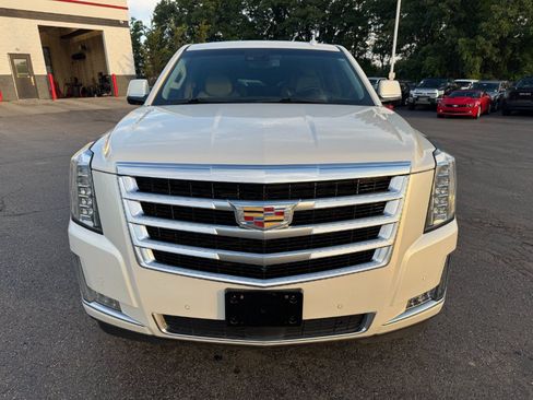 Used 2015 Cadillac Escalade Premium AWD/4WD image 8