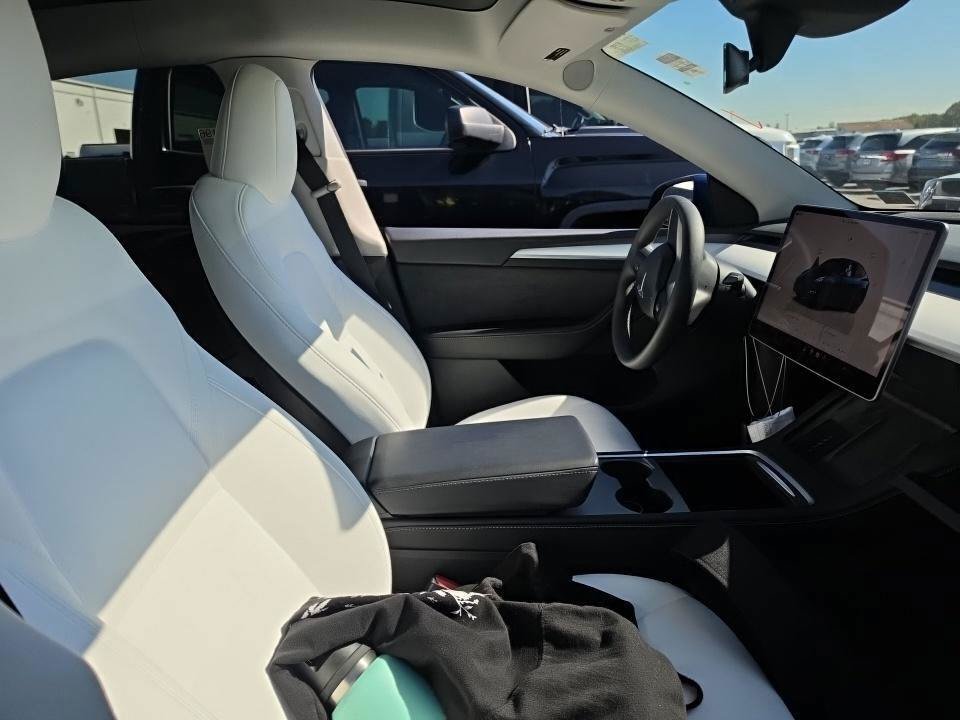 Used 2024 Tesla Model Y Long Range AWD/4WD image 6