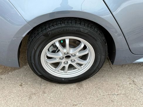 Used 2021 Toyota Corolla LE image 45