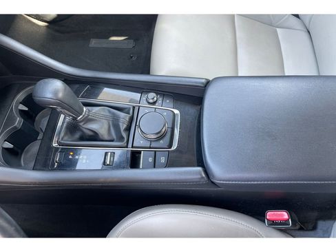 Used 2022 MAZDA MAZDA3 s FWD image 32
