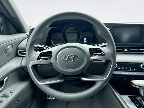Used 2023 Hyundai Elantra SEL FWD image 12
