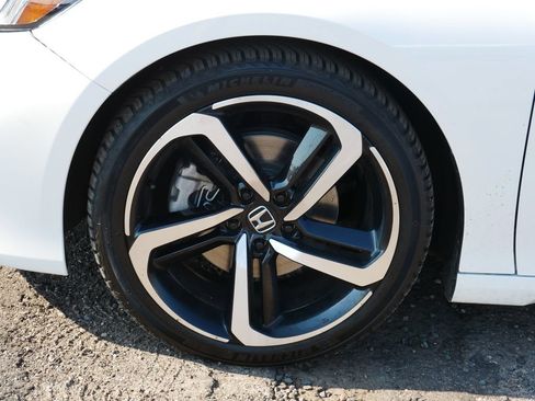 Used 2018 Honda Accord Sport image 7