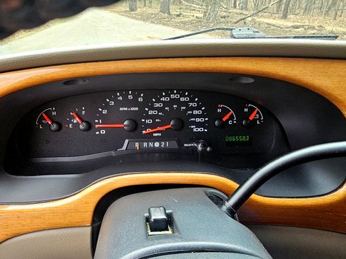 Used 2004 Ford E-250 and Econoline 250 image 34