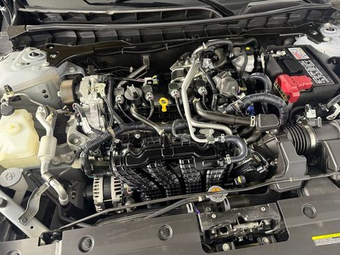 Used 2024 Nissan Altima 2.5 SR FWD image 35