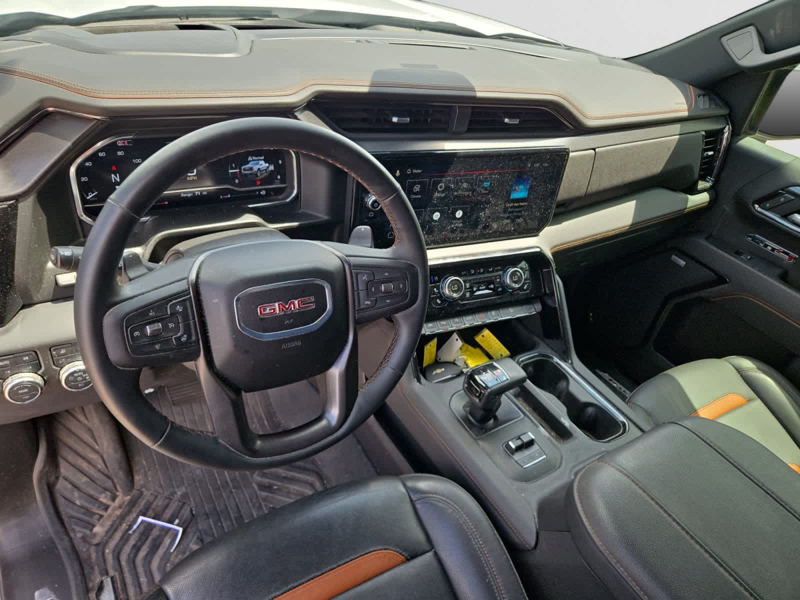 Used 2025 GMC Sierra 1500 AT4 w/ AT4 Premium Package AWD/4WD image 9