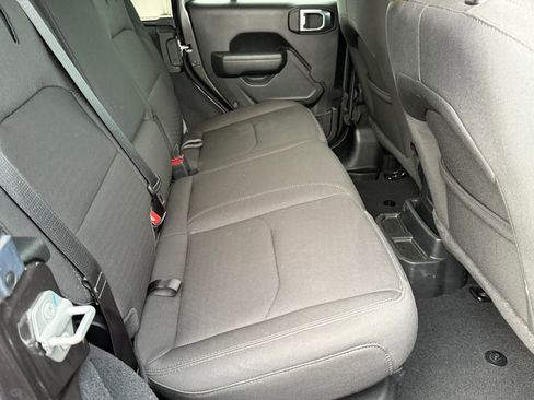 Used 2023 Jeep Wrangler Unlimited image 23