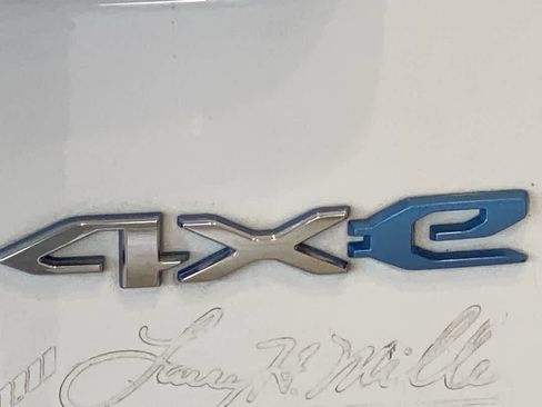 Used 2021 Jeep Wrangler Sahara w/ Safety Group image 11