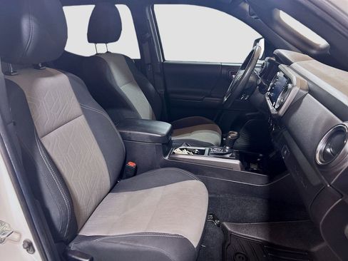 Used 2023 Toyota Tacoma TRD Off-Road image 23