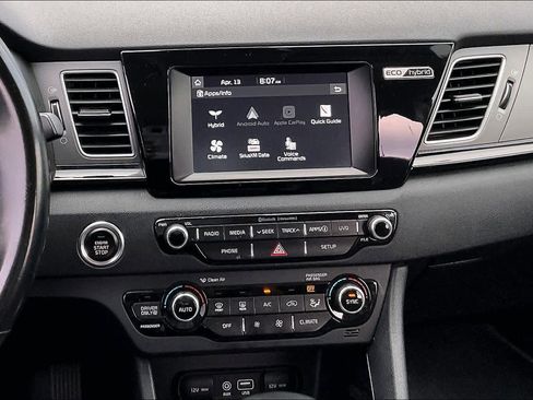 Used 2018 Kia Niro EX image 7