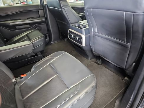 Used 2024 Ford Expedition XLT AWD/4WD image 11