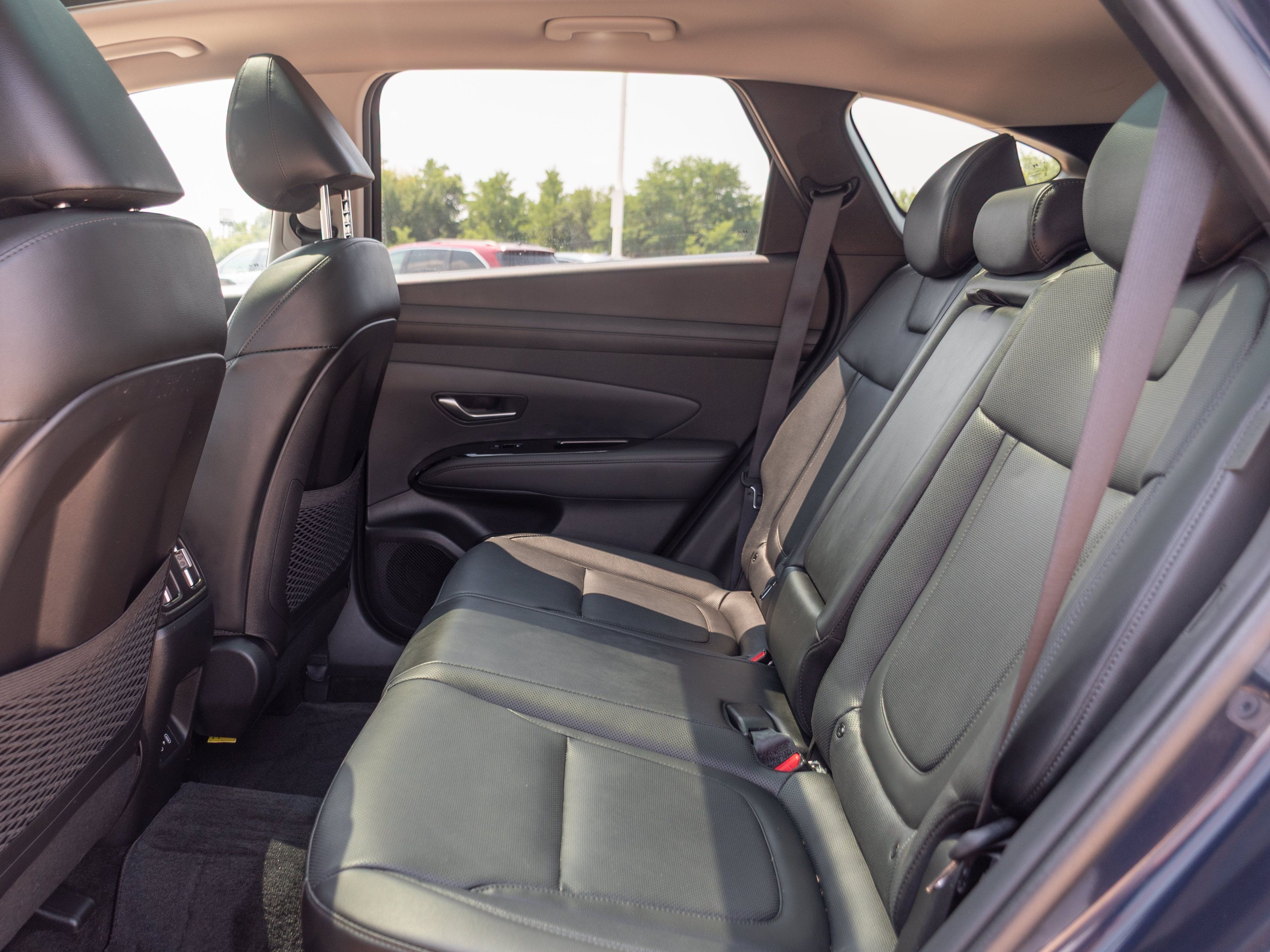Used 2025 Hyundai Tucson Limited AWD/4WD image 19