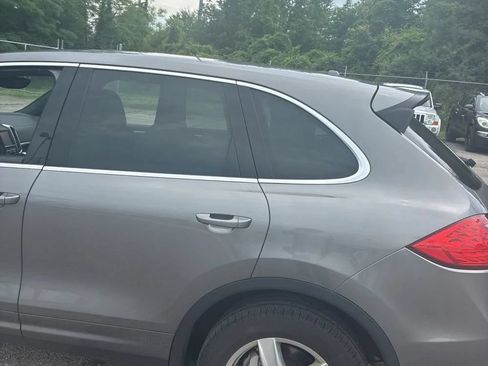 Used 2011 Porsche Cayenne S AWD/4WD image 6