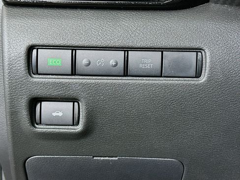 Used 2024 Nissan Sentra SV image 17