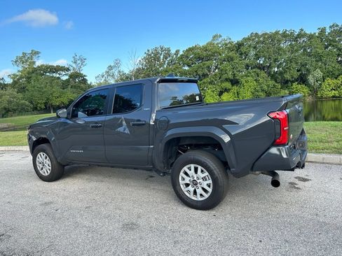 Used 2025 Toyota Tacoma SR5 RWD image 4