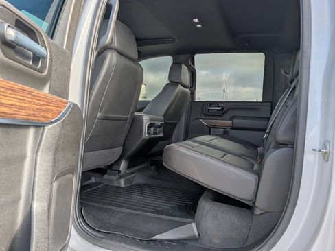 Used 2022 Chevrolet Silverado 2500 High Country w/ Safety Package II AWD/4WD image 12