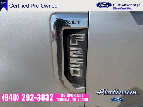 Used 2017 Ford F250 XLT w/ XLT Premium Package AWD/4WD image 8