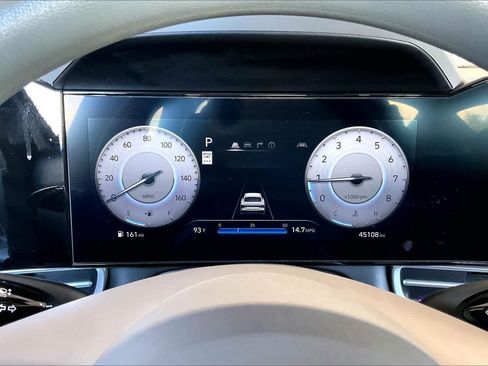 Used 2024 Hyundai Elantra SEL FWD image 17