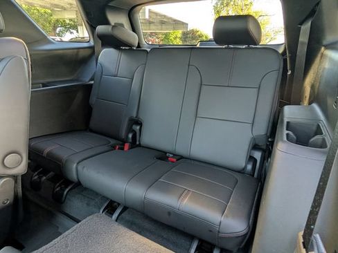 Used 2023 Chevrolet Traverse RS w/ LPO, Floor Liner Package AWD/4WD image 23