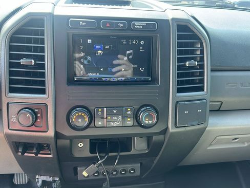 Used 2017 Ford F250 XL w/ Power Equipment Group AWD/4WD image 19