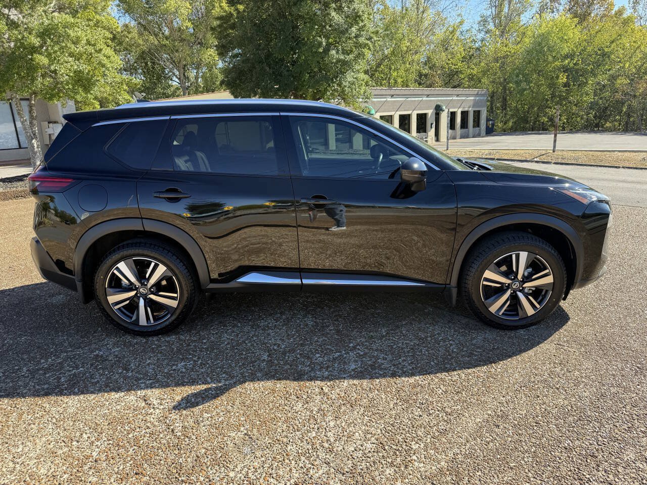 Used 2021 Nissan Rogue SL w/ Premium Package FWD image 13