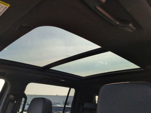 Used 2023 Chevrolet Suburban RST w/ Luxury Package image 19