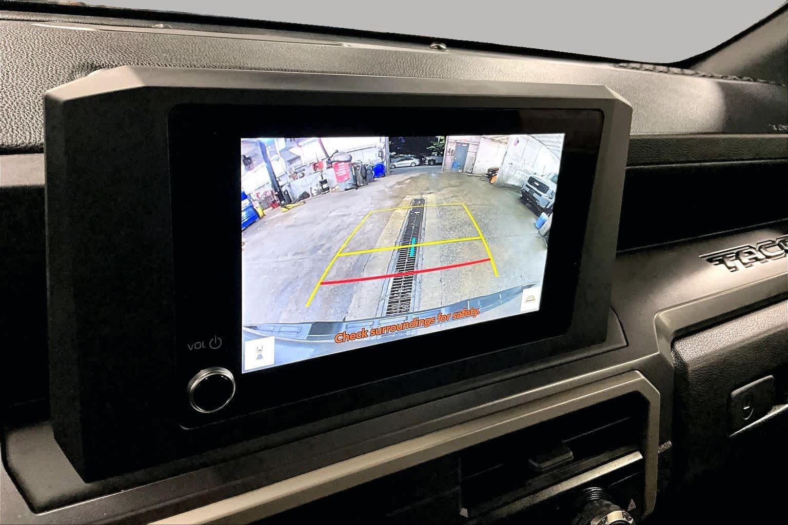 Certified 2025 Toyota Tacoma SR5 AWD/4WD image 27