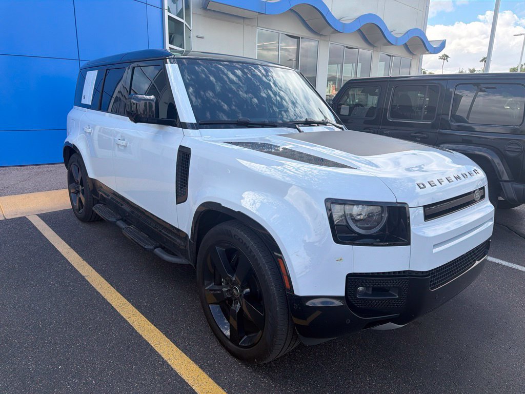 Used 2023 Land Rover Defender 110 V8 AWD/4WD image 2
