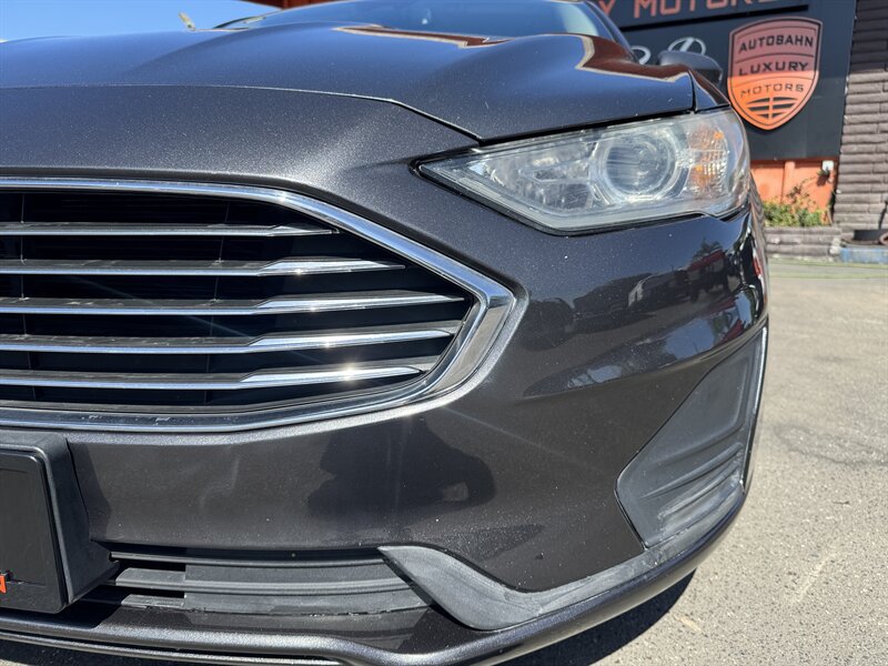 Used 2019 Ford Fusion SE FWD image 5