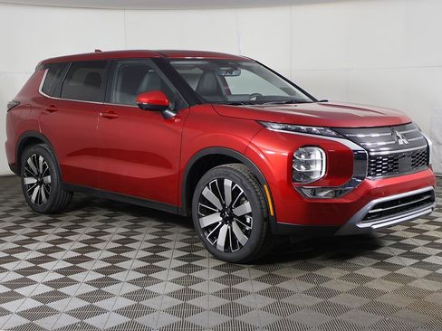 New 2026 Mitsubishi Outlander SE image 2