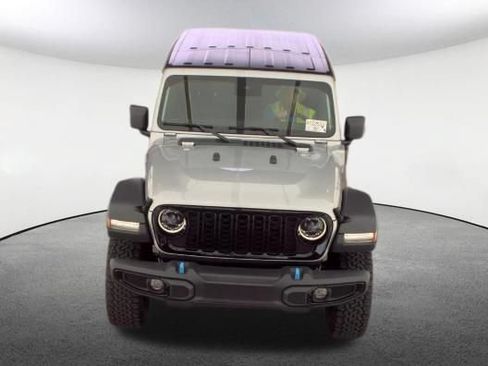 Used 2024 Jeep Wrangler Unlimited AWD/4WD image 2