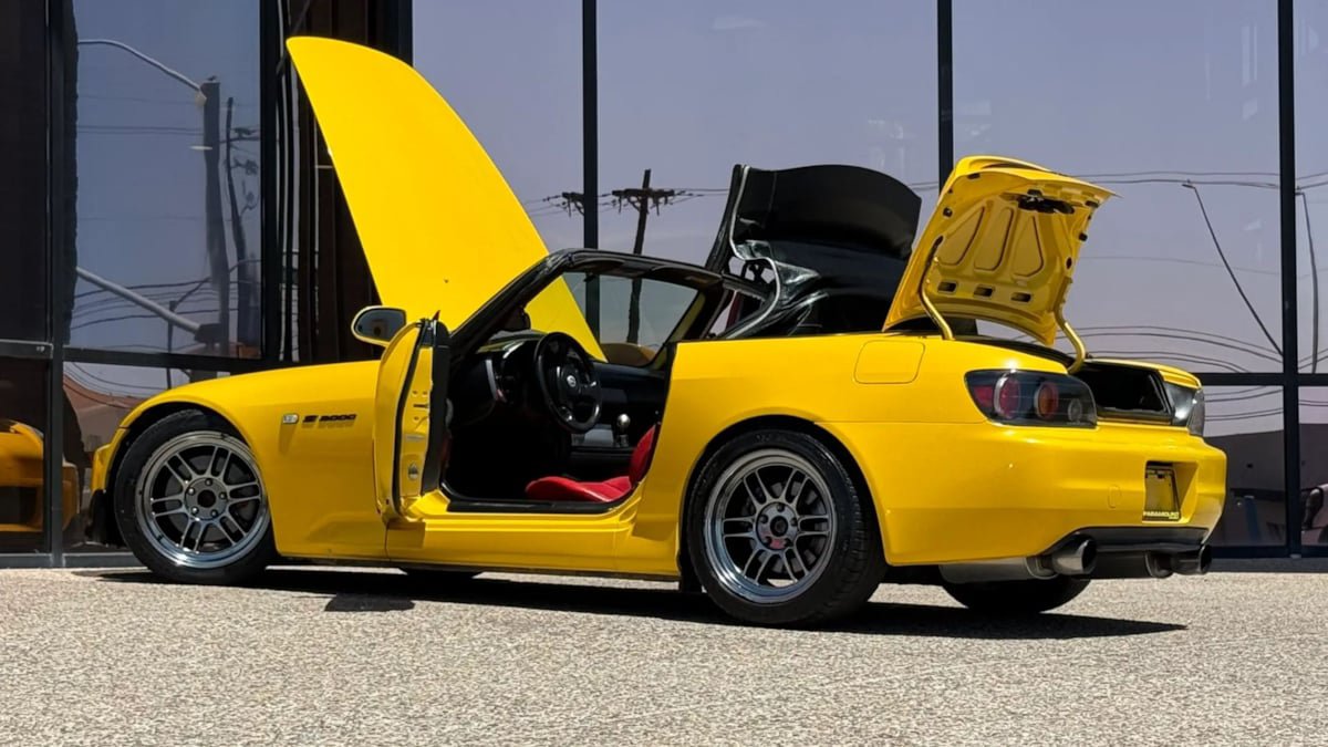 Used 2002 Honda S2000 image 39